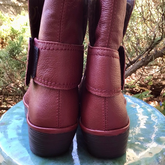 FLY LONDON (38) WOMEN’S Leather wedged heel boots, fastened Velcro around ankle. - Picture 3 of 15